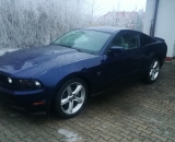 Ford Mustang GT 4.6 235kW na LPG s nádrží místo rezervy.