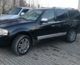 Lincoln Navigator 5.4 V8 220kW polský STAG nádrž místo rezervy pod vozidlem.