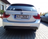 Bmw 330xi s pohonem všech čtyř kol poháněné 3.0l řadovým šestiválcem s variabilním časováním ventilů o výkonu 190kW je velmi dynamické, pohodlné kombi od BMW, po předělání na LPG italským zařízením BRC, nádrží pod zavazadlovým prostorem. Vůz nestratil ani