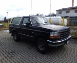 Ford Bronco o objemu 5.0 a motorem V8 je klasickým americkým vozidlem a s odjimatelnou nástavbou i polokabrioletem. Po přestavbě na LPG s válcovou nádrží za sedadly získal veliký dojezd, spotřeba pohybuje kolem 15l LPG a stal i každodenním vozidlem.