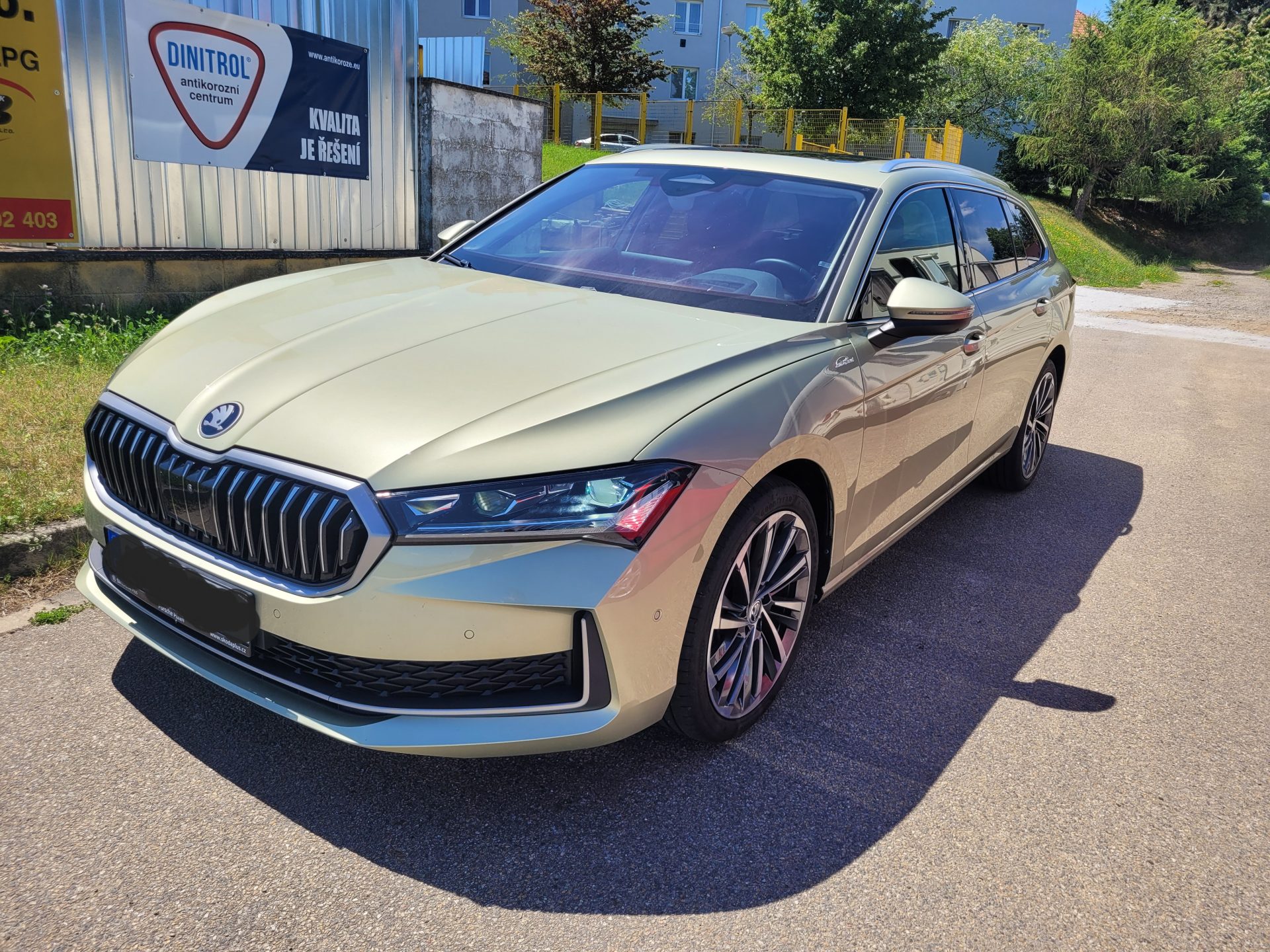 Škoda Superb nástřik podvozku